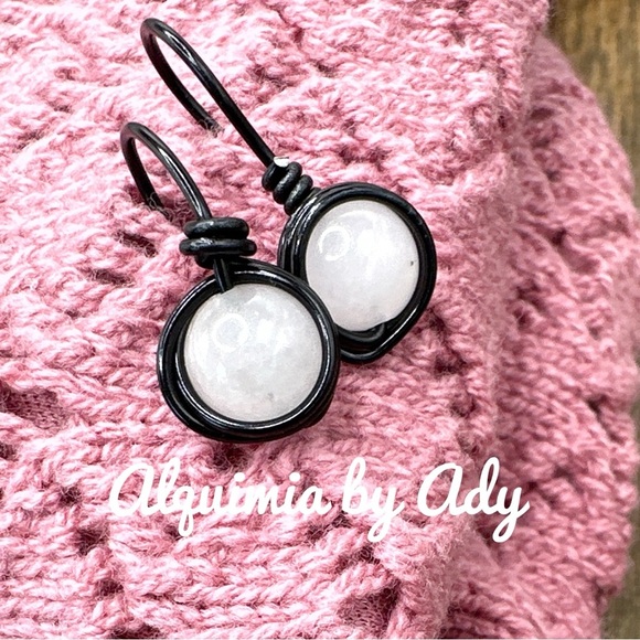 White Jade drops dangle earrings in blacks chrome - Picture 1 of 7